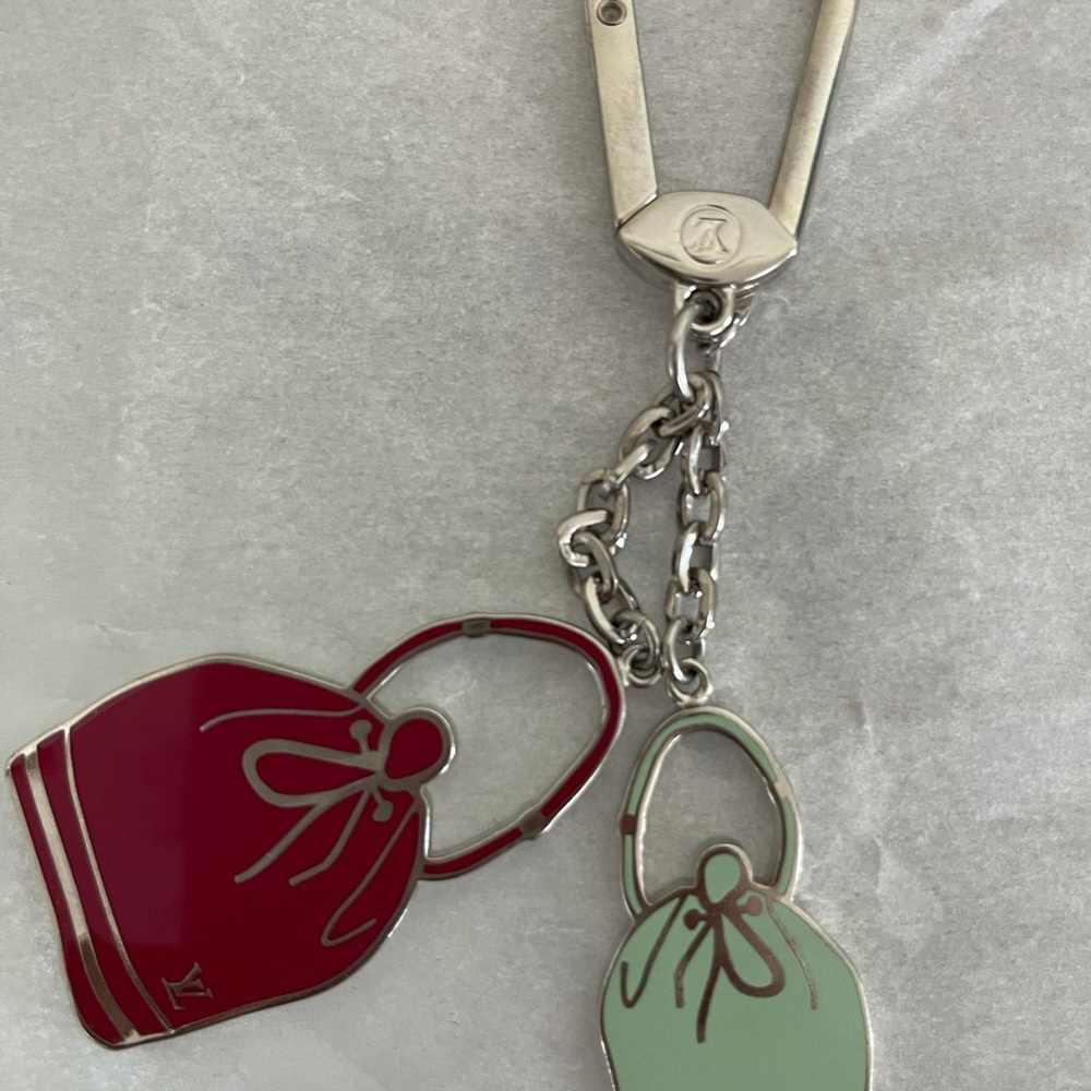 LOUIS VUITTON bag charm or key ring - Picture 3 of 8